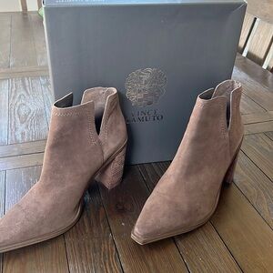 VINCE Camuto VC Welland sable true suede ankle boot